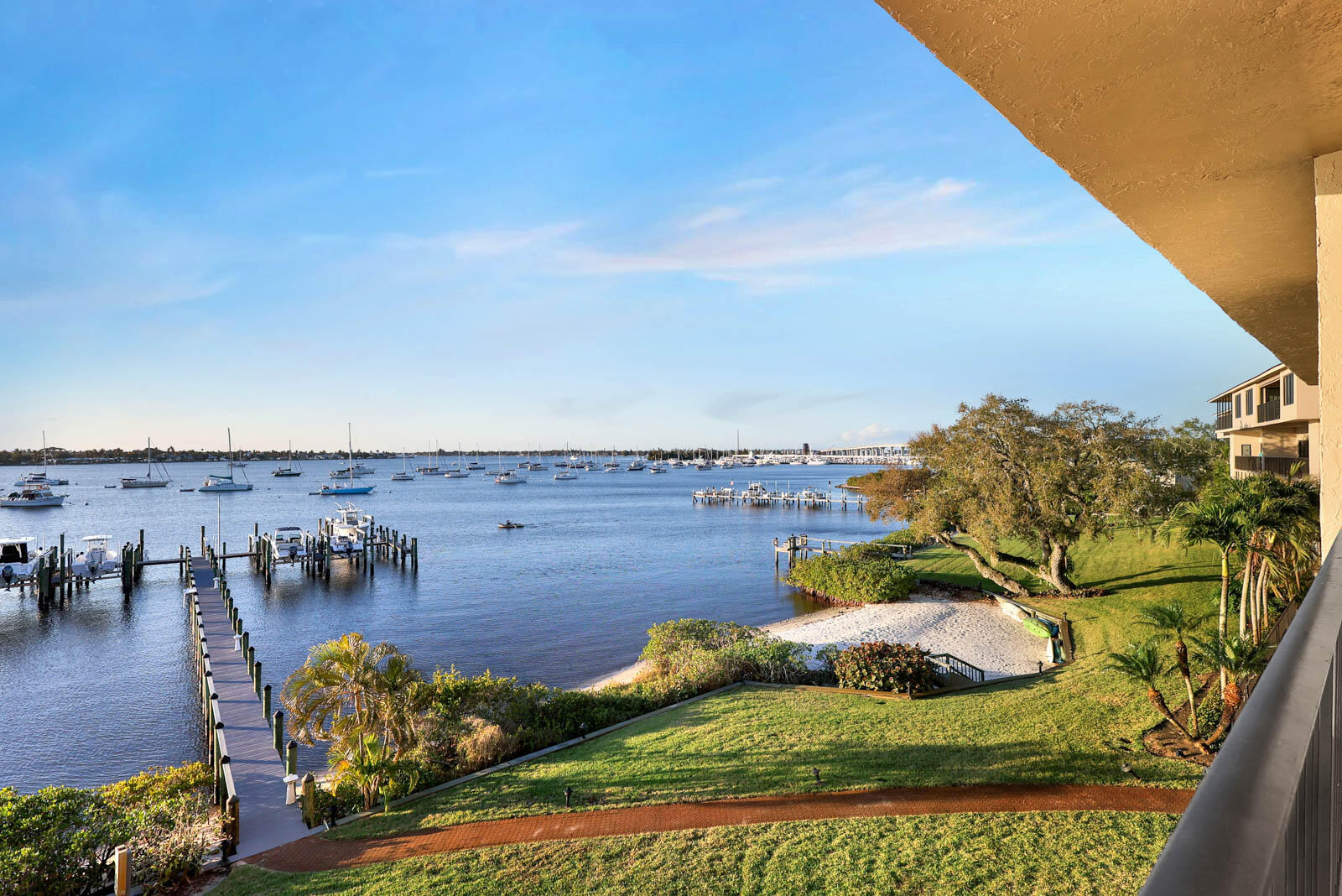 EDGEWATER VILLAS CONDO - Residential