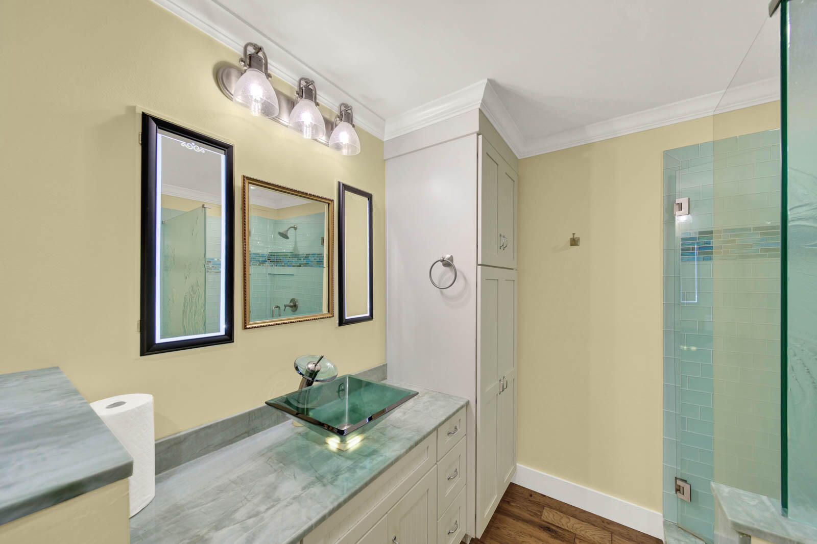 EDGEWATER VILLAS CONDO - Residential