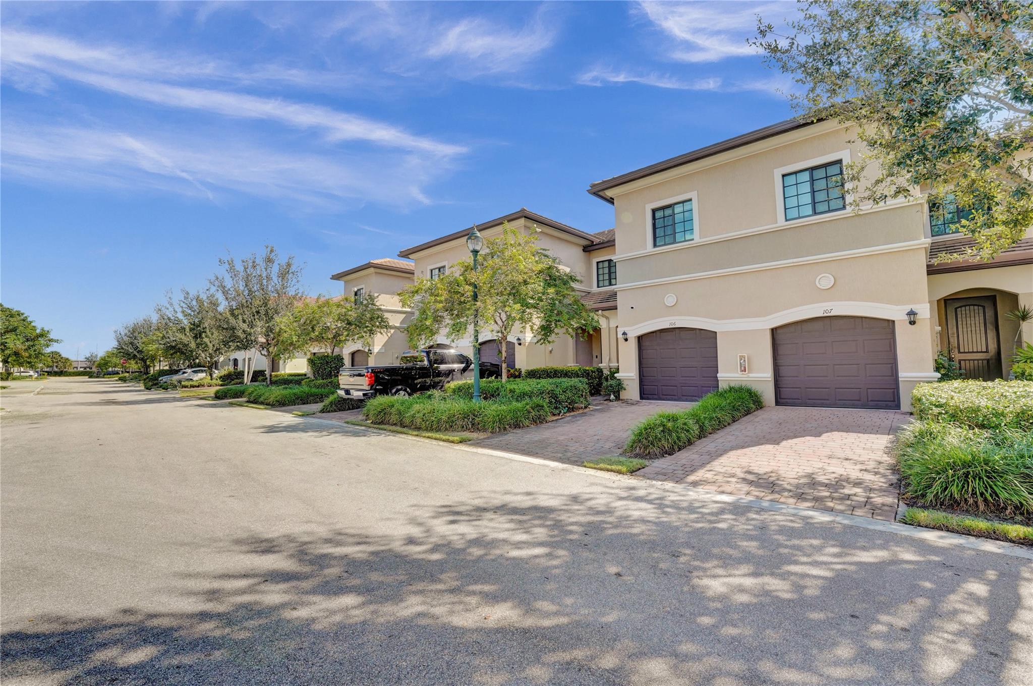 4228 N Dixie Hwy 106