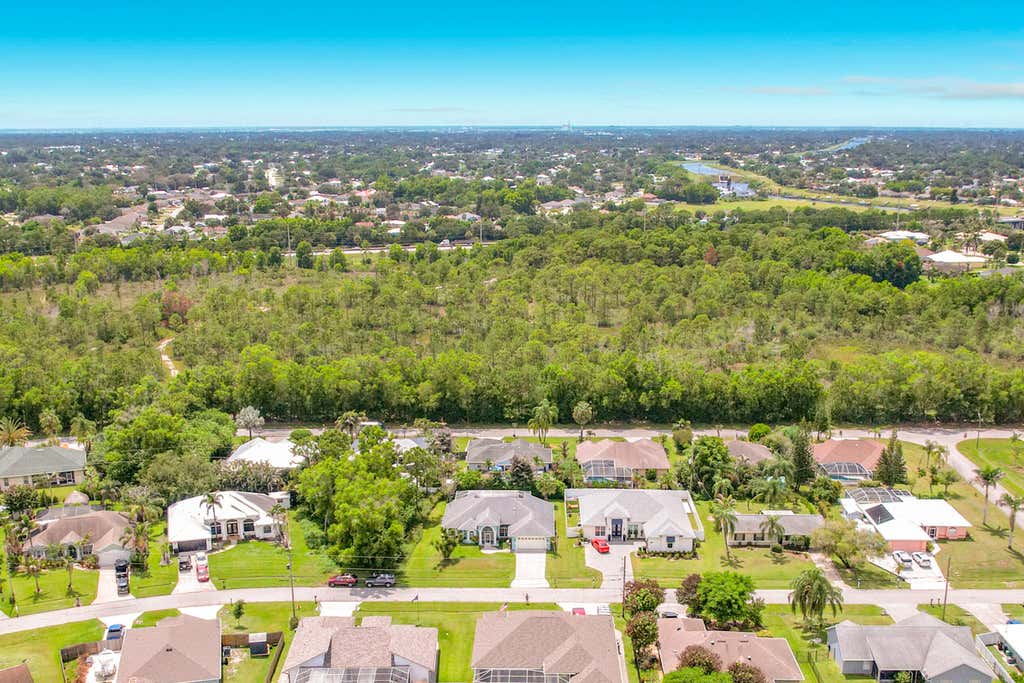 Photo of 497 SE NOME Drive, Port Saint Lucie, FL 34984 (MLS # B26058642)