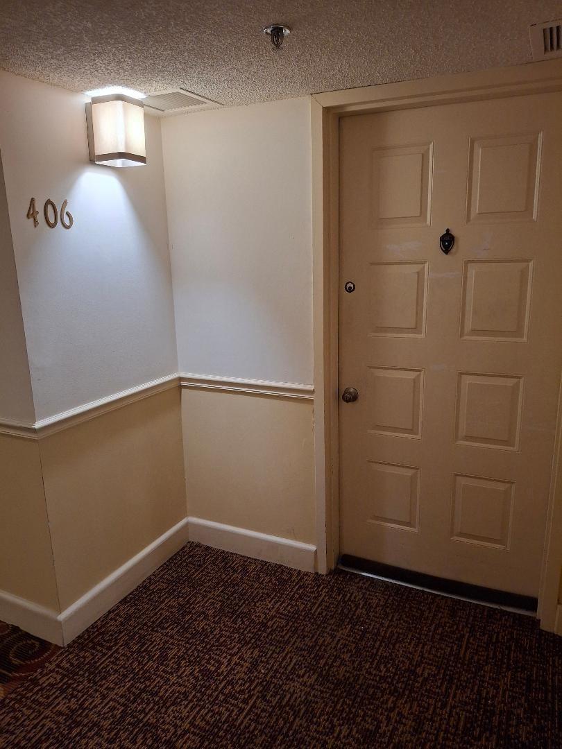105 Lake Emerald Dr 406