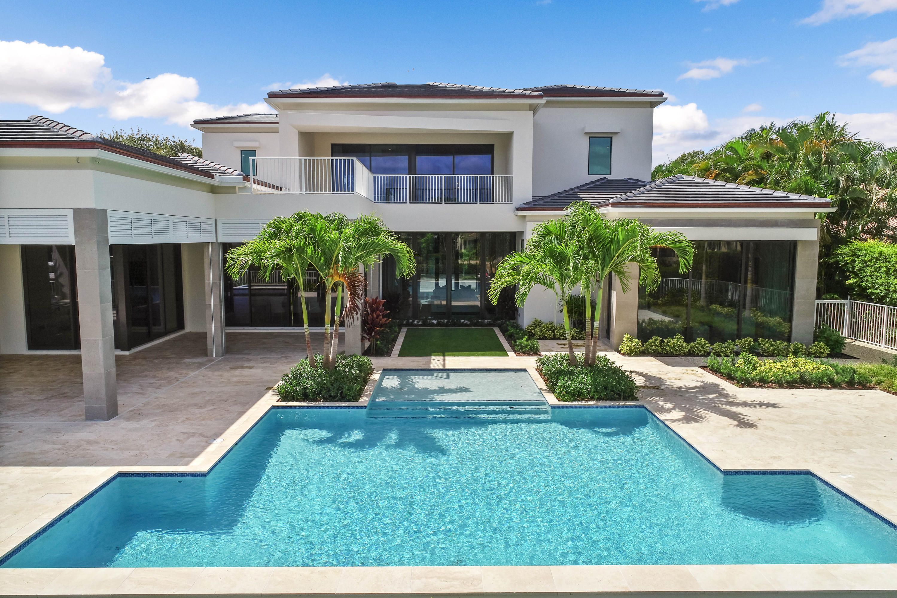 ADMIRALS COVE - Residential