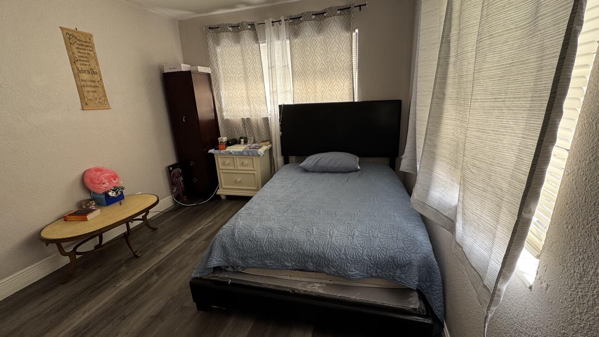 WHISPERING PALMS 5 - Residential