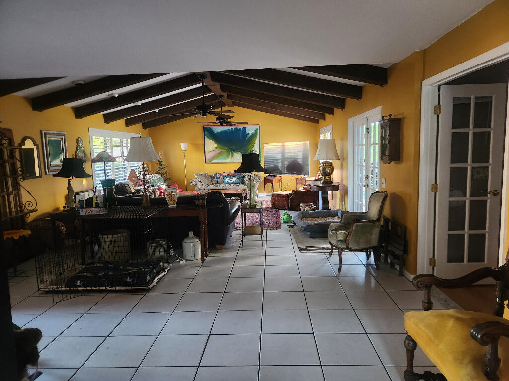 Properties 4387 HAWTHORN Avenue