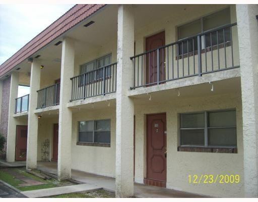 Photo of 8604 NW 35th Street #103, Coral Springs, FL 33065 (MLS # B26040340)