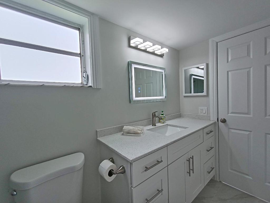 HUNTINGTON LAKES SEC TWO CONDOS - Residential