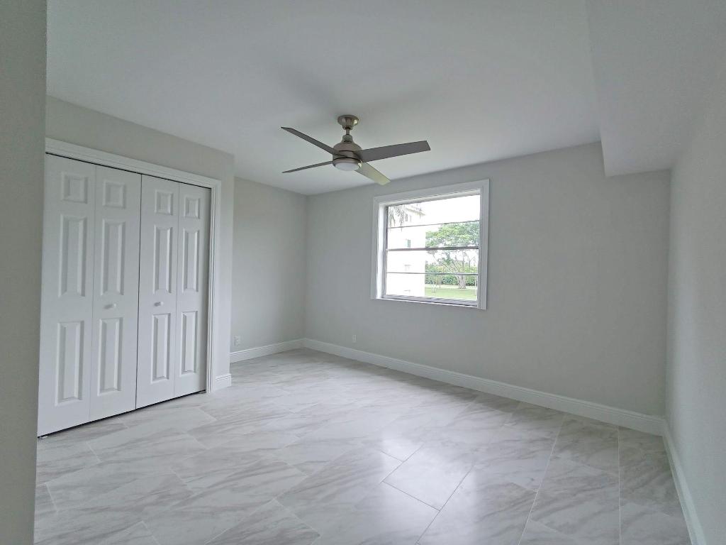 HUNTINGTON LAKES SEC TWO CONDOS - Residential