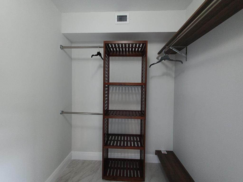 HUNTINGTON LAKES SEC TWO CONDOS - Residential