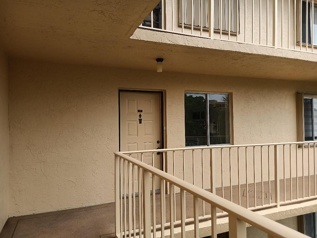 HUNTINGTON LAKES SEC TWO CONDOS - Residential