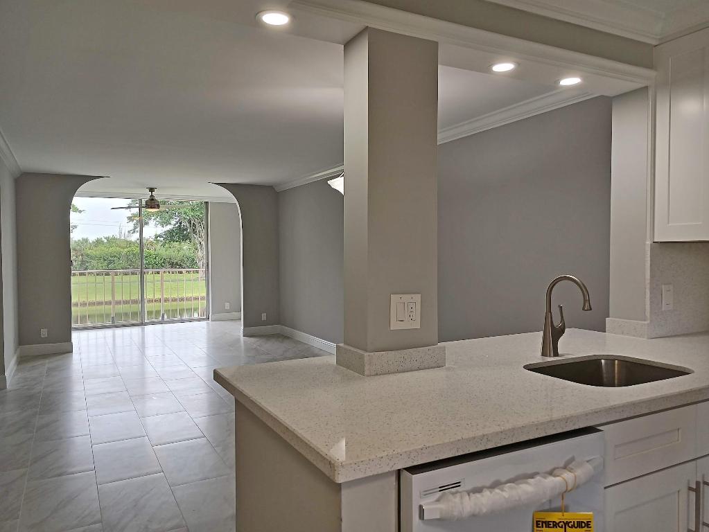 HUNTINGTON LAKES SEC TWO CONDOS - Residential