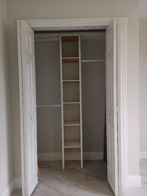 HUNTINGTON LAKES SEC TWO CONDOS - Residential