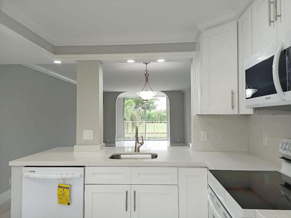 HUNTINGTON LAKES SEC TWO CONDOS - Residential