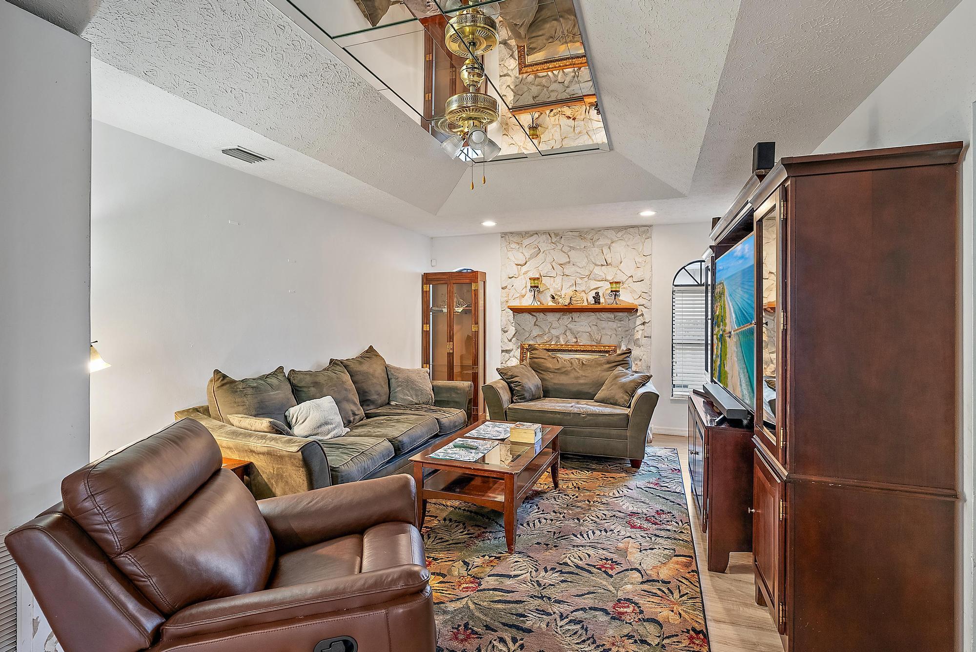 PORT ST LUCIE SECTION 27 - Residential