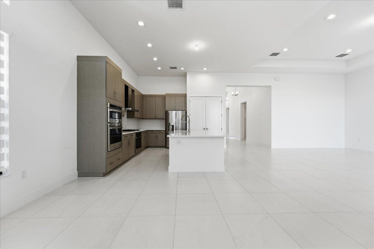 AVENIR POD - Residential Lease