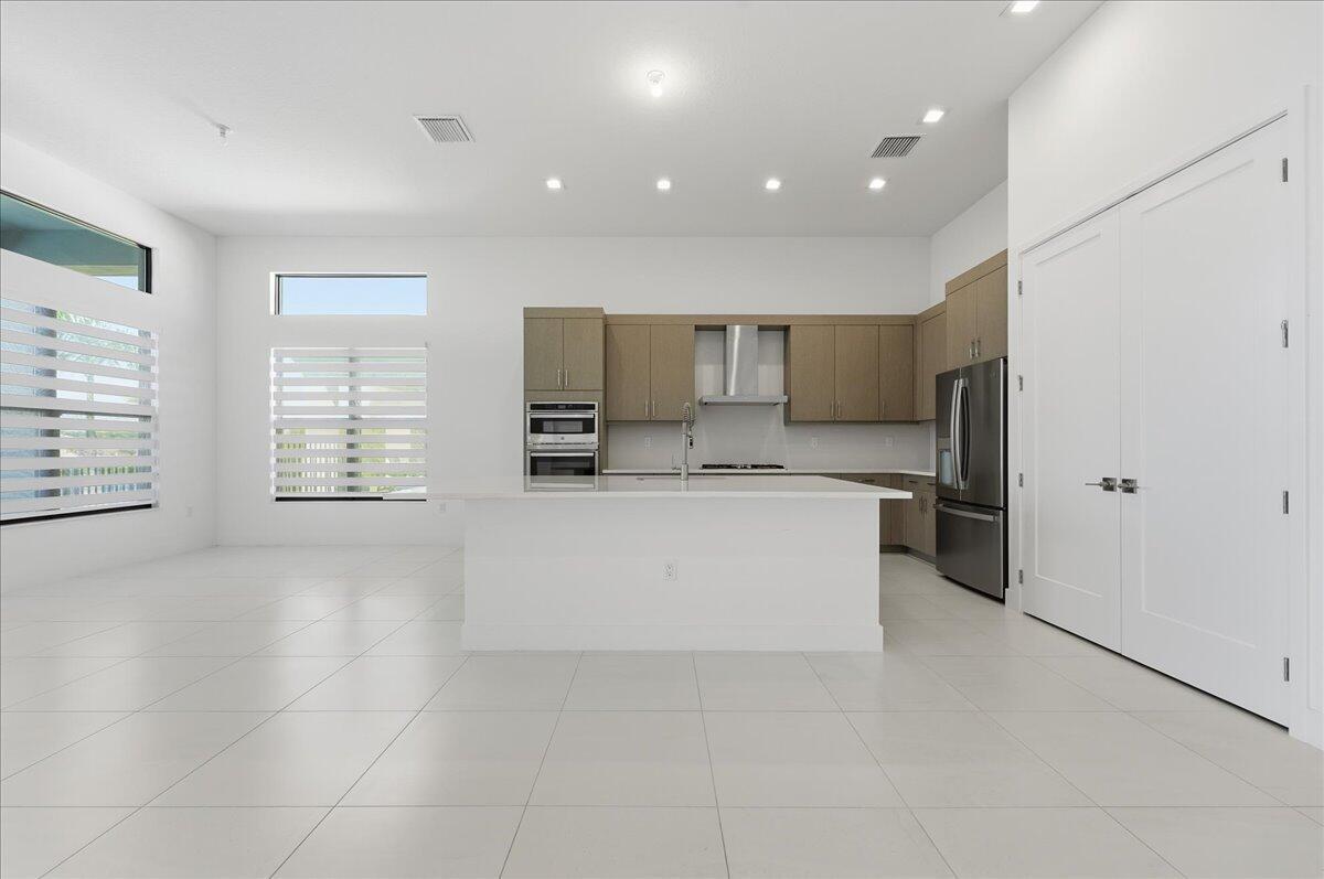 AVENIR POD - Residential Lease