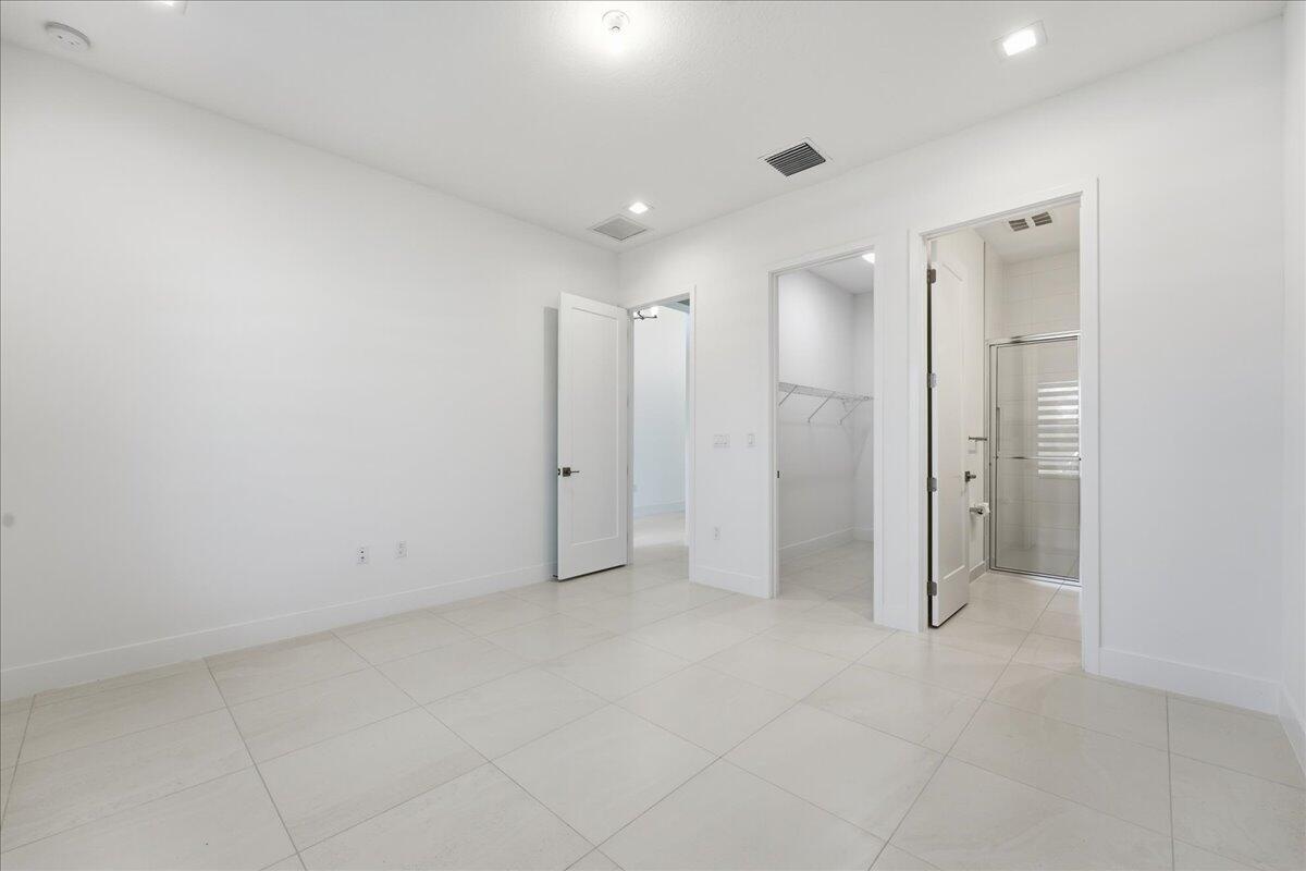 AVENIR POD - Residential Lease