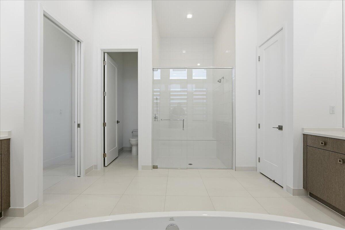 AVENIR POD - Residential Lease