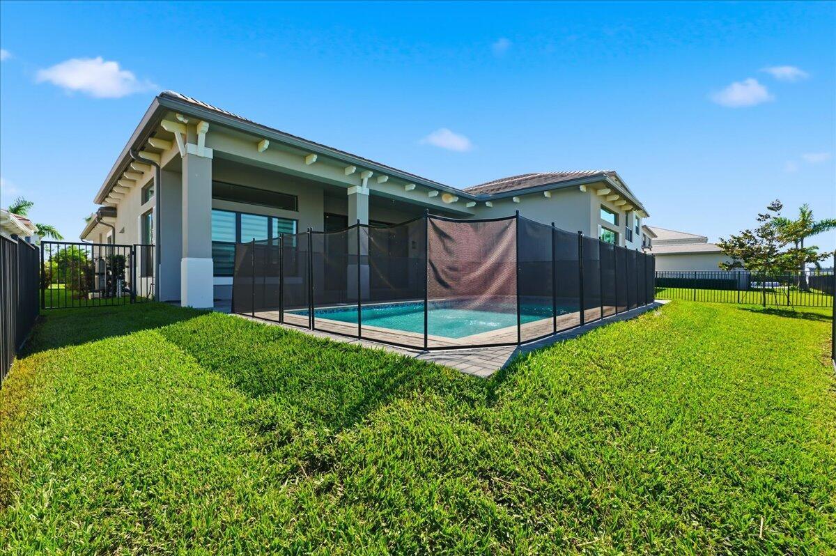 AVENIR POD - Residential Lease