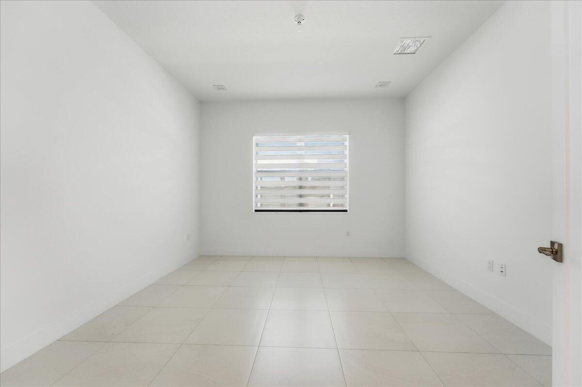 AVENIR POD - Residential Lease