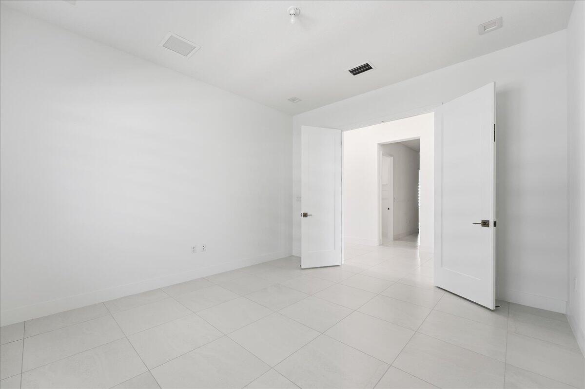 AVENIR POD - Residential Lease