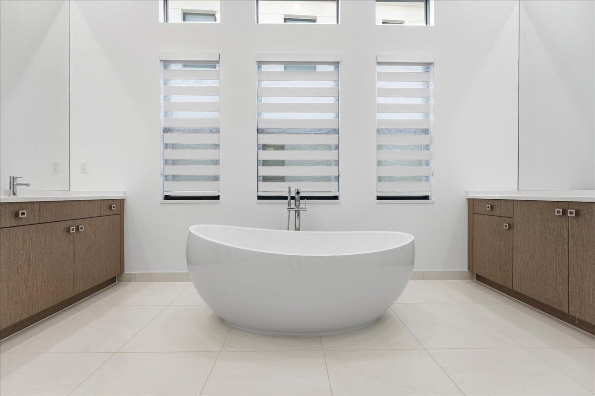 AVENIR POD - Residential Lease