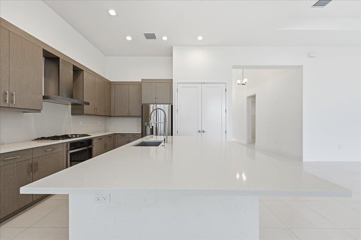 AVENIR POD - Residential Lease