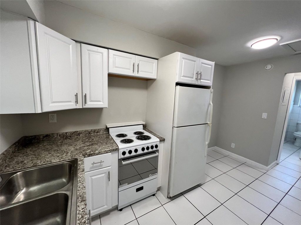 Photo of 121 SW 15th Street #C, Pompano Beach, FL 33060 (MLS # B26022218)