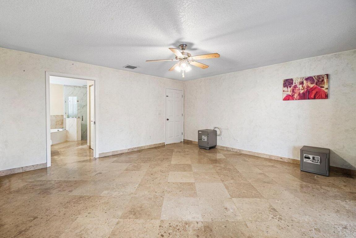 PALM BEACH FARMS CO 3 - Residential