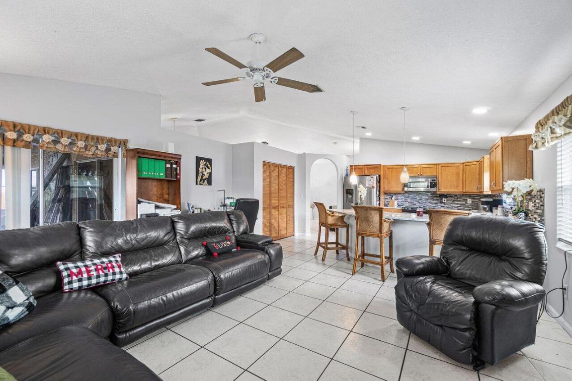 PALM BEACH FARMS CO 3 - Residential