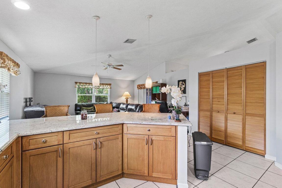 PALM BEACH FARMS CO 3 - Residential