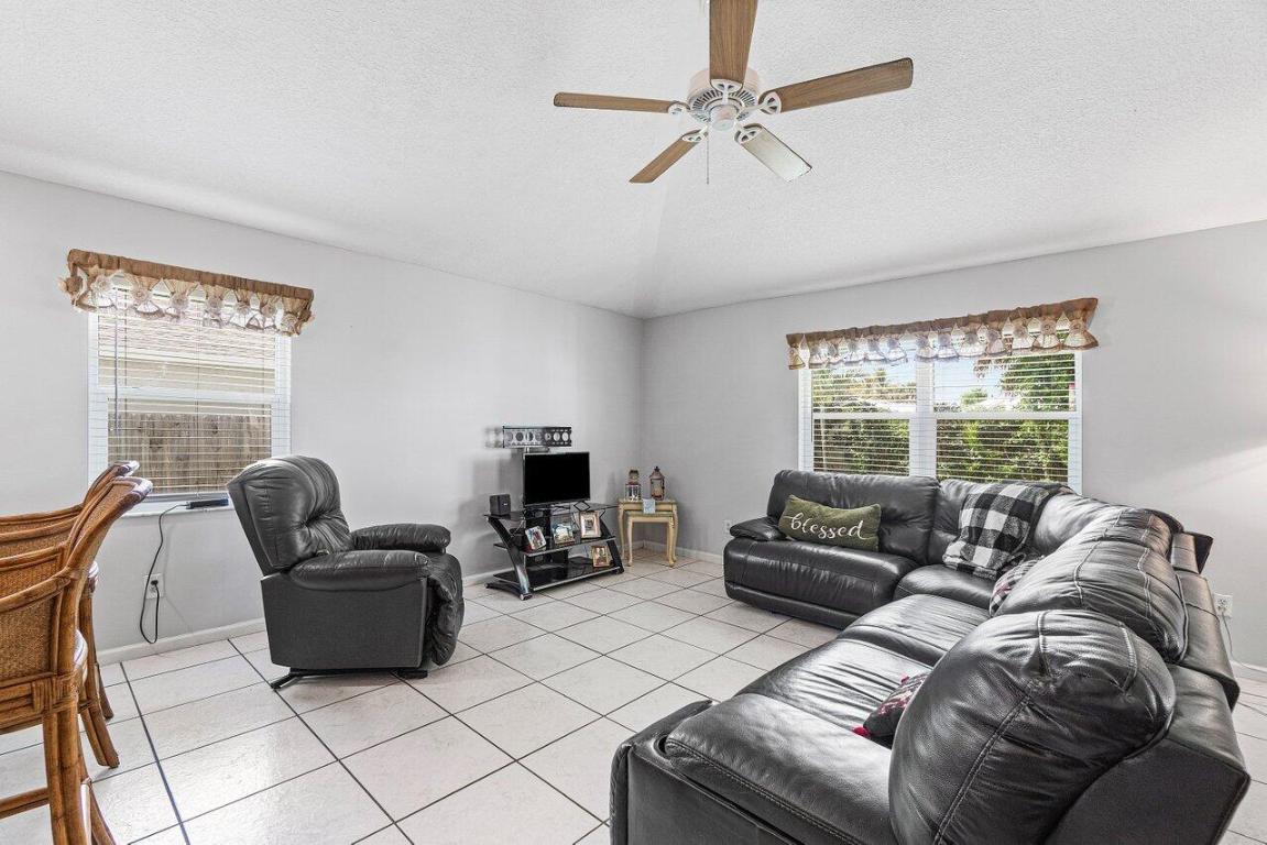 PALM BEACH FARMS CO 3 - Residential