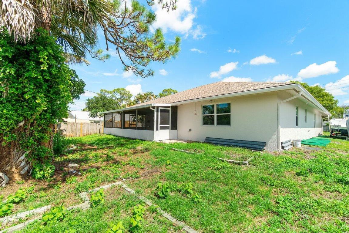 PALM BEACH FARMS CO 3 - Residential