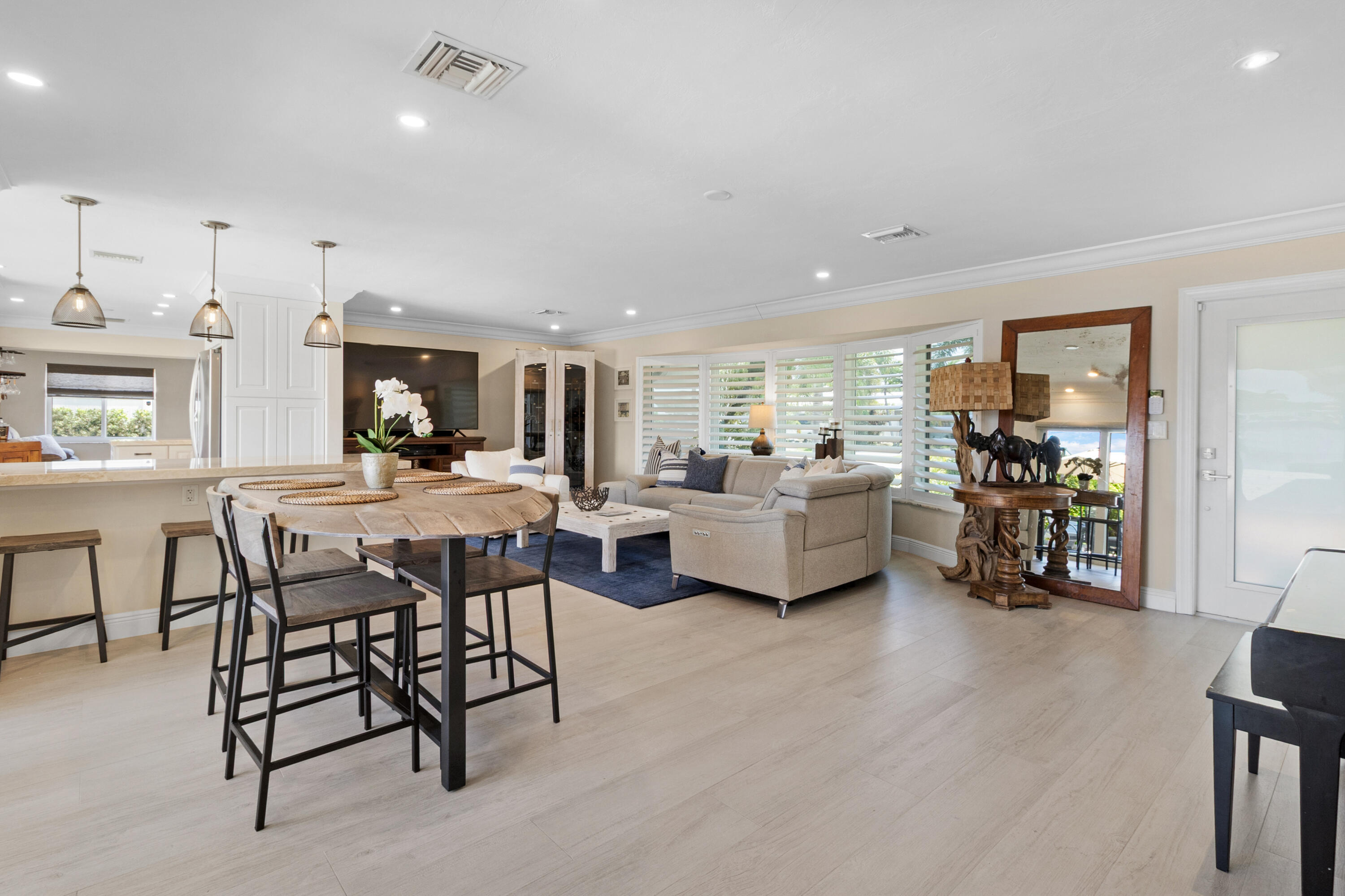 IMPERIAL POINT 4TH SEC - Residential