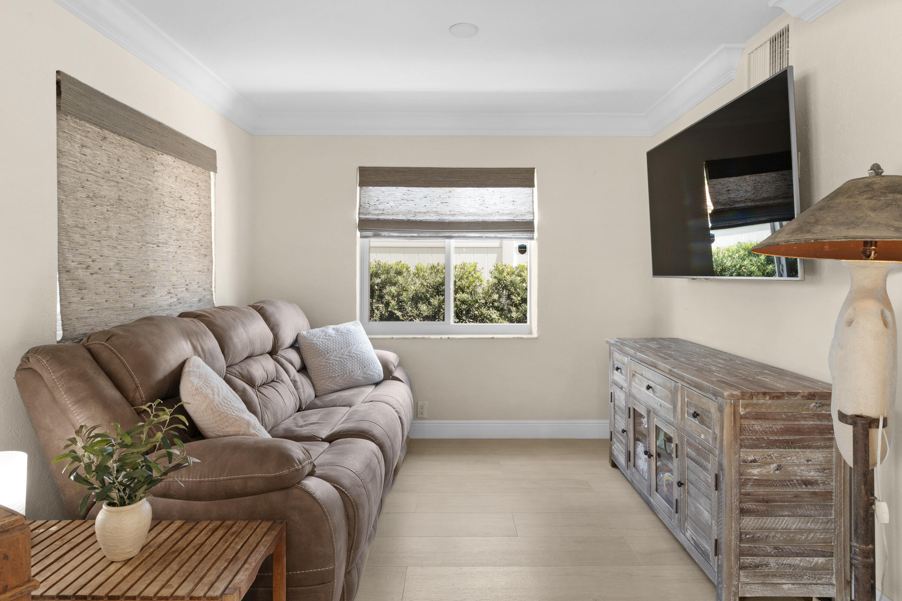 IMPERIAL POINT 4TH SEC - Residential