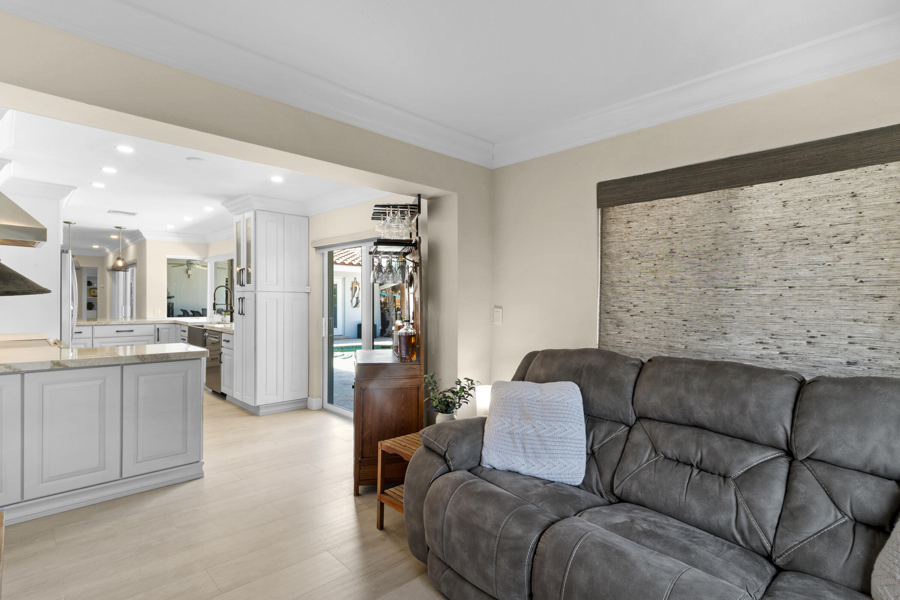 IMPERIAL POINT 4TH SEC - Residential