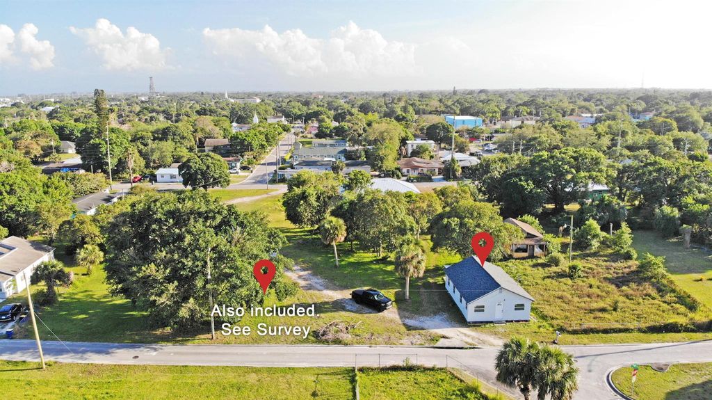 Photo of 1107 Avenue F Avenue, Fort Pierce, FL 34950 (MLS # R11077507)