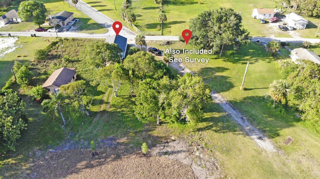 Photo of 1107 Avenue F Avenue, Fort Pierce, FL 34950 (MLS # R11077507)