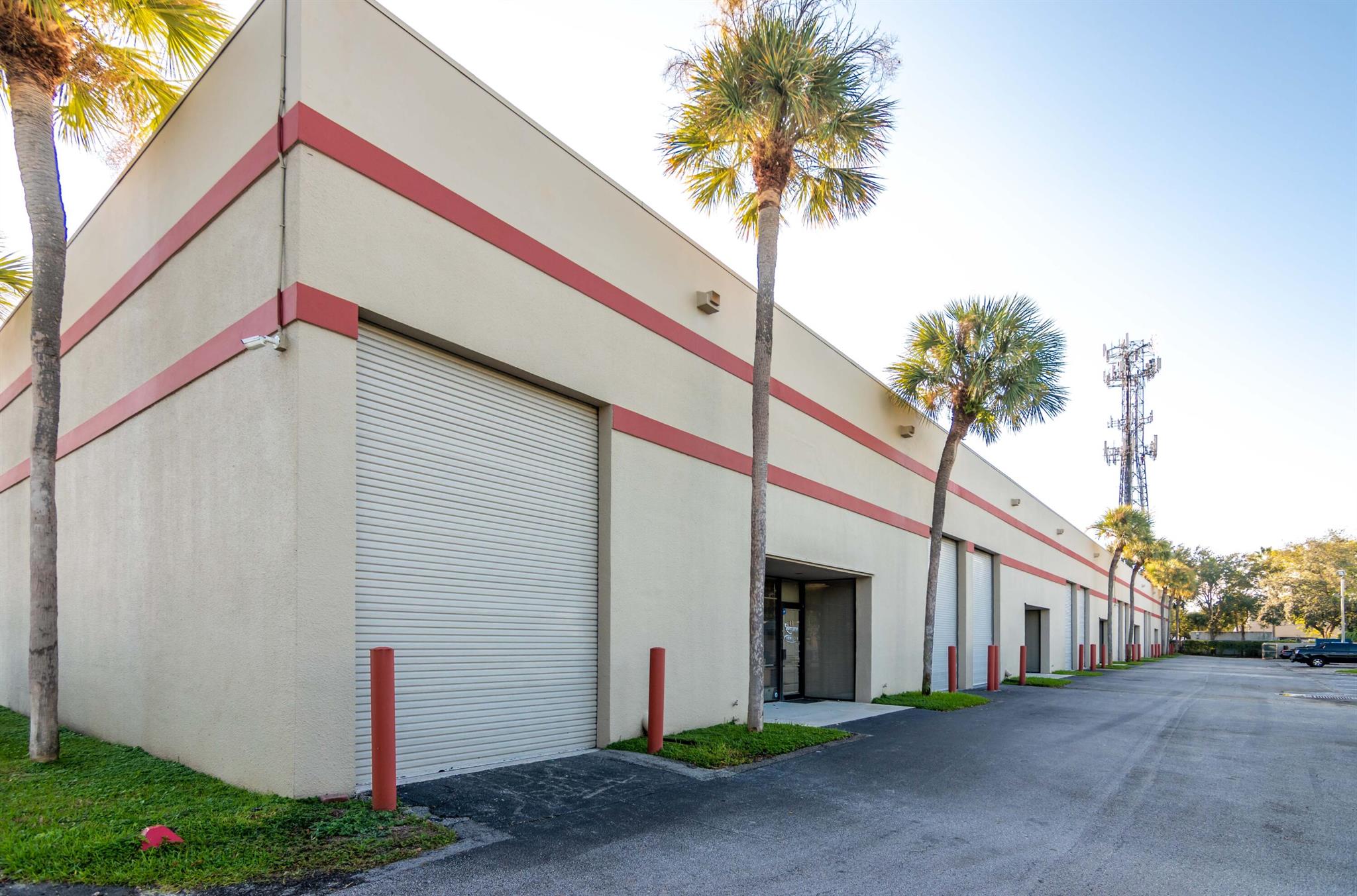 SOUTH CONGRESS INDUS CENT - Commercial Lease