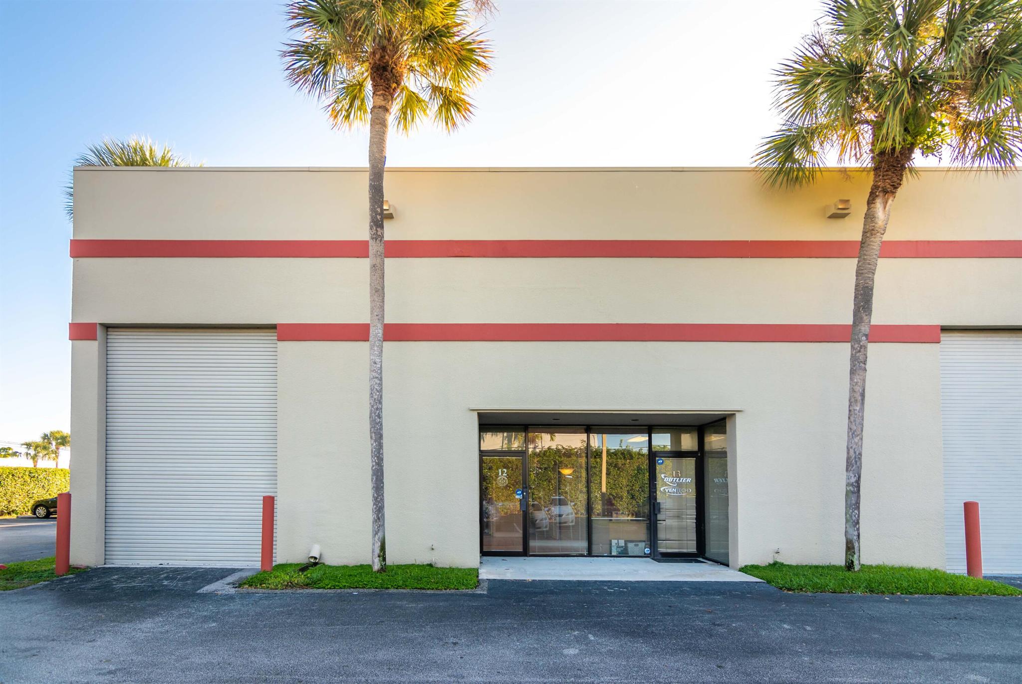 SOUTH CONGRESS INDUS CENT - Commercial Lease