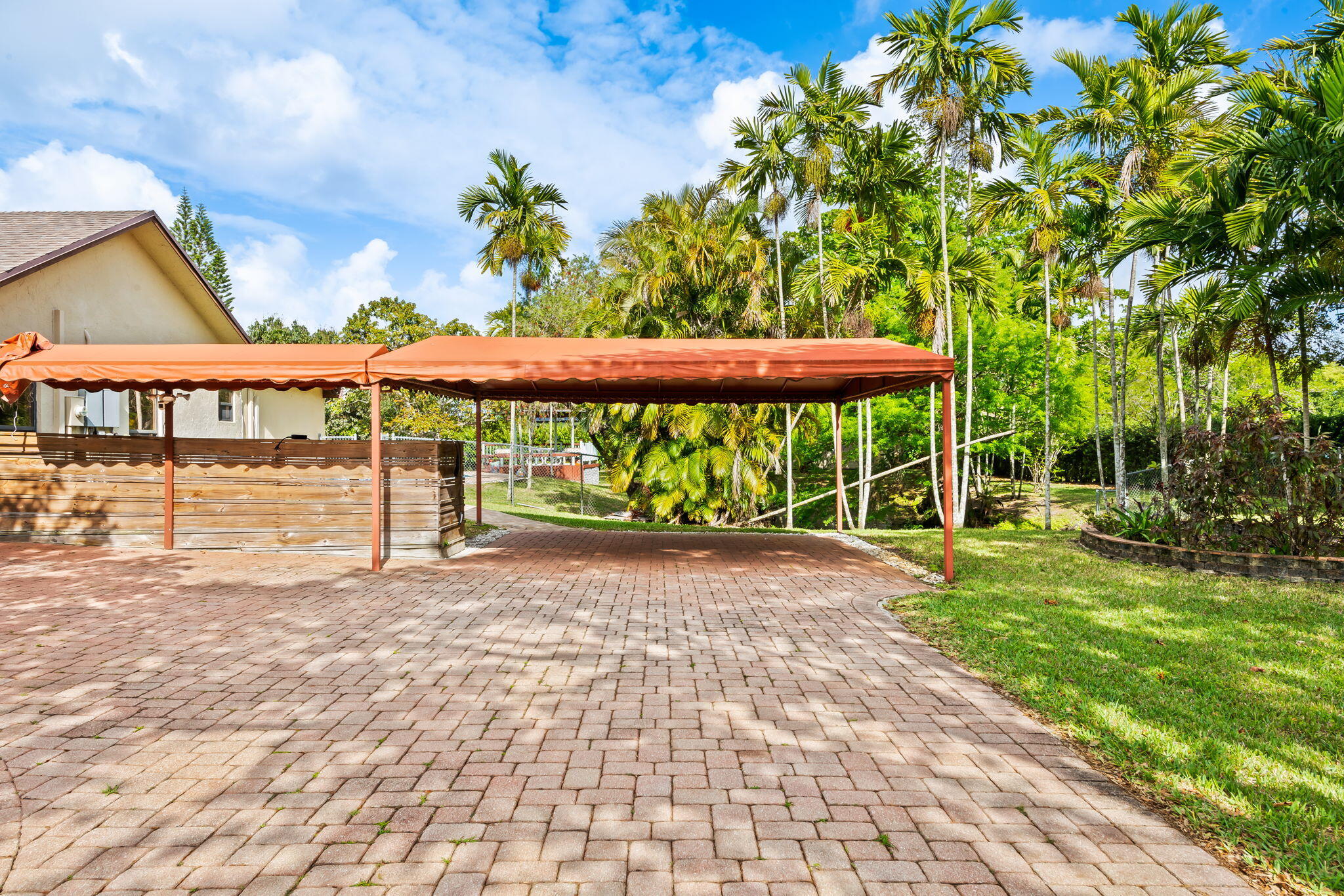 FLA FRUIT LANDS CO SUB NO 1 - Residential