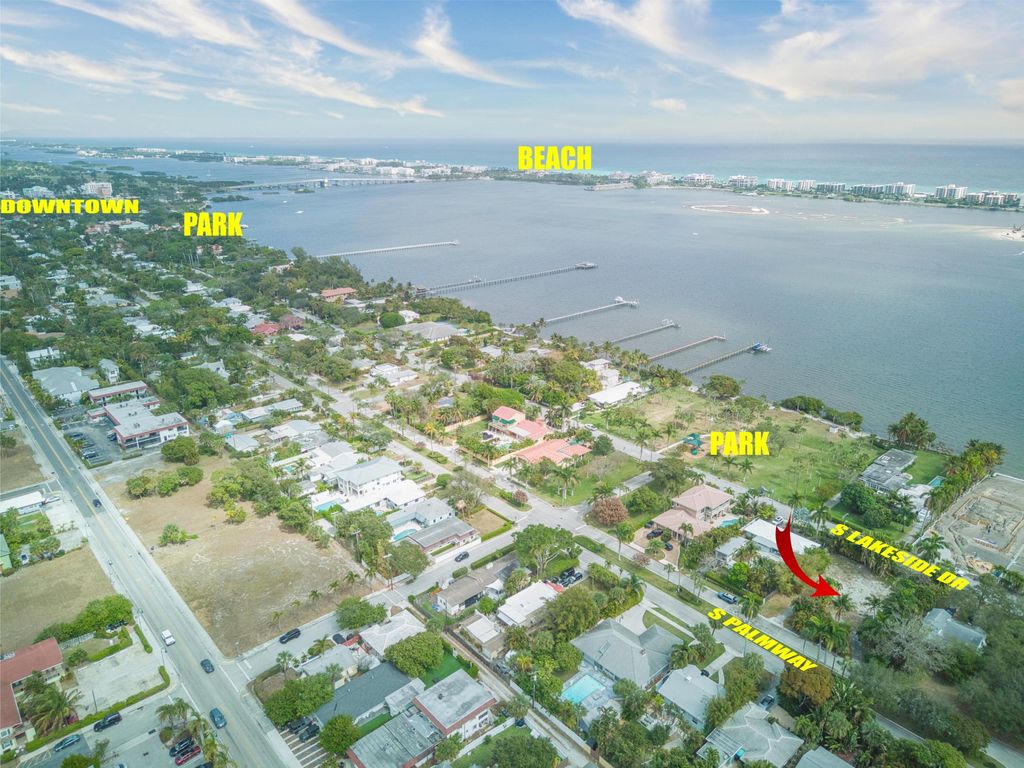 Photo of 1118 S Palmway, Lake Worth Beach, FL 33460 (MLS # B26021951)