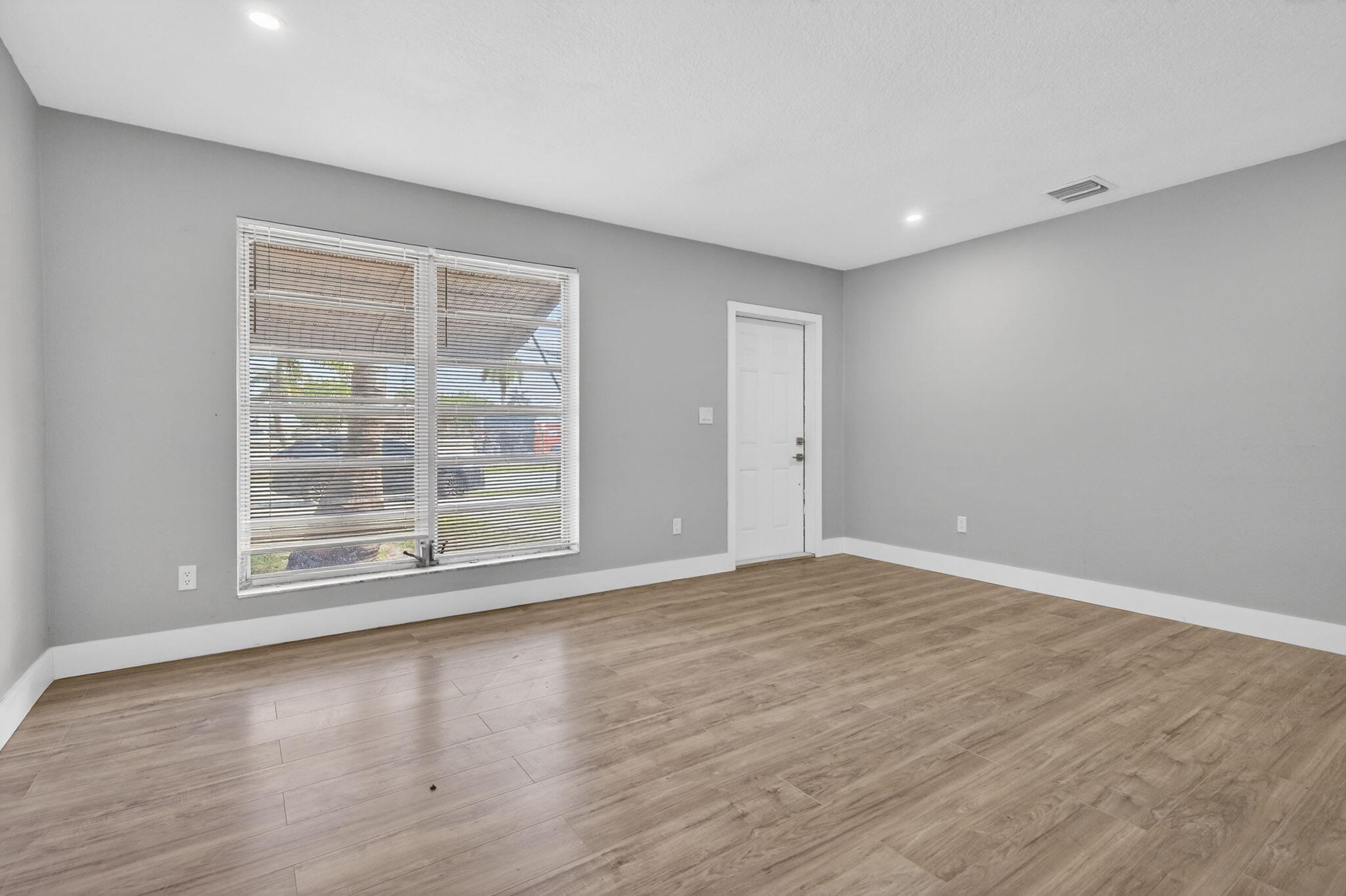 LAKE FOREST SEC 4 - Residential