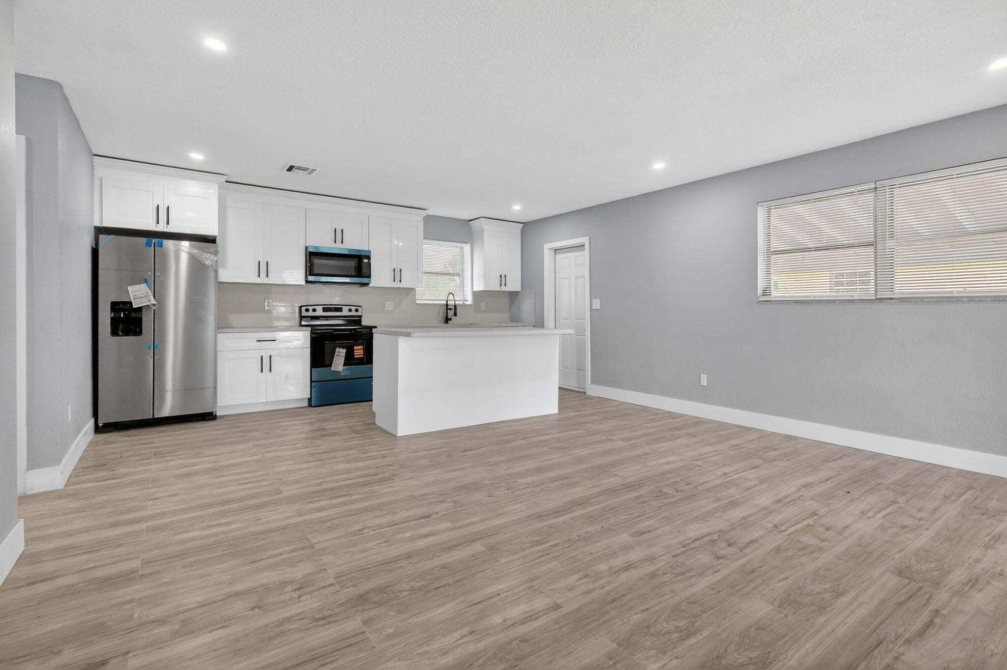 LAKE FOREST SEC 4 - Residential