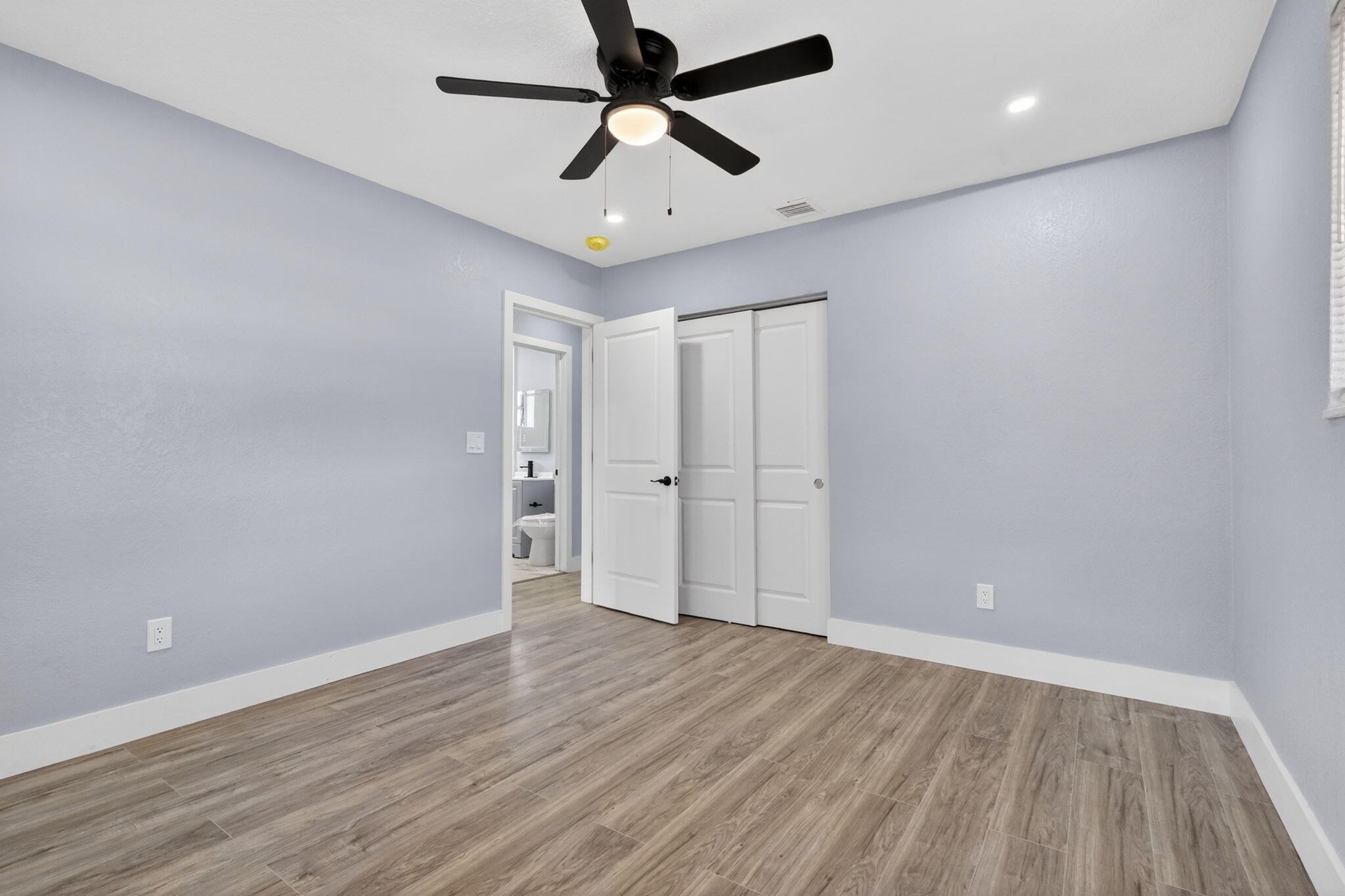 LAKE FOREST SEC 4 - Residential