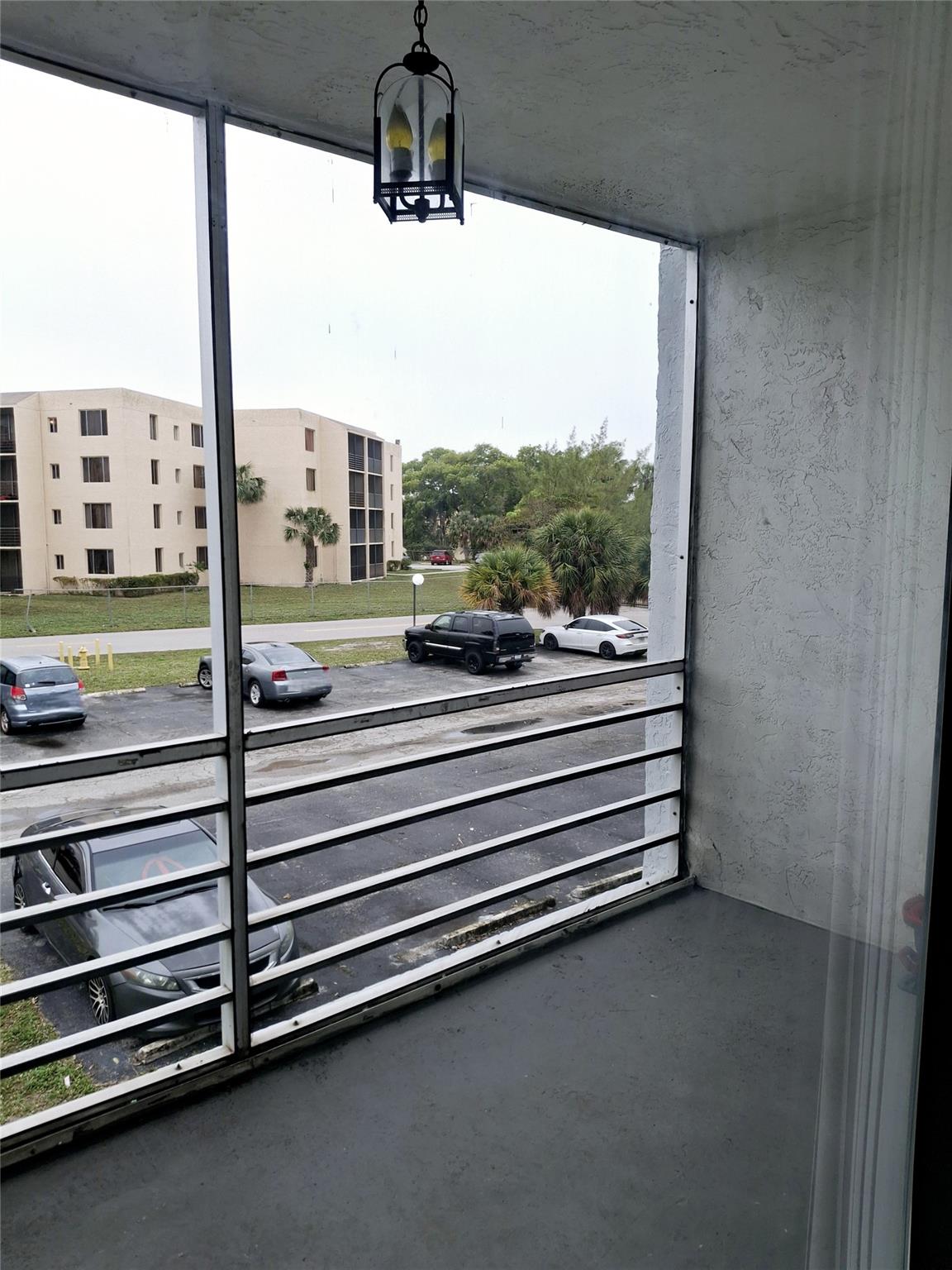 SOMERSET AT LAUDERDALE LA - Residential