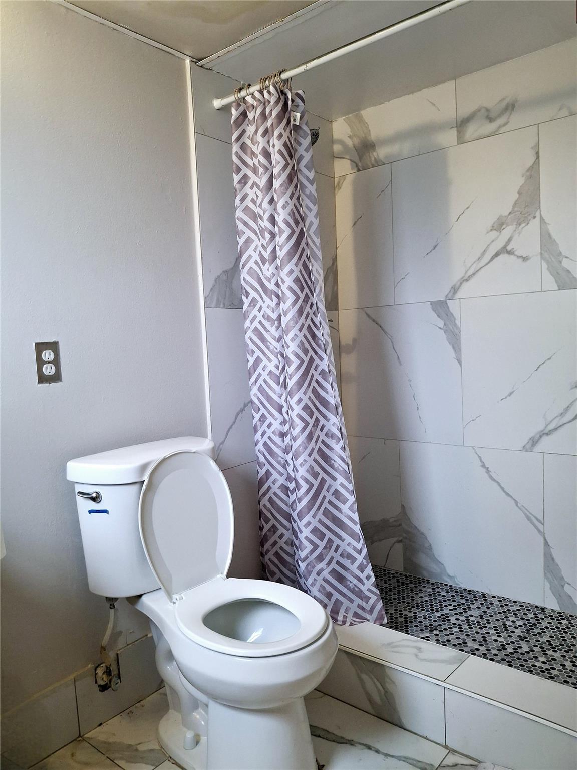 SOMERSET AT LAUDERDALE LA - Residential