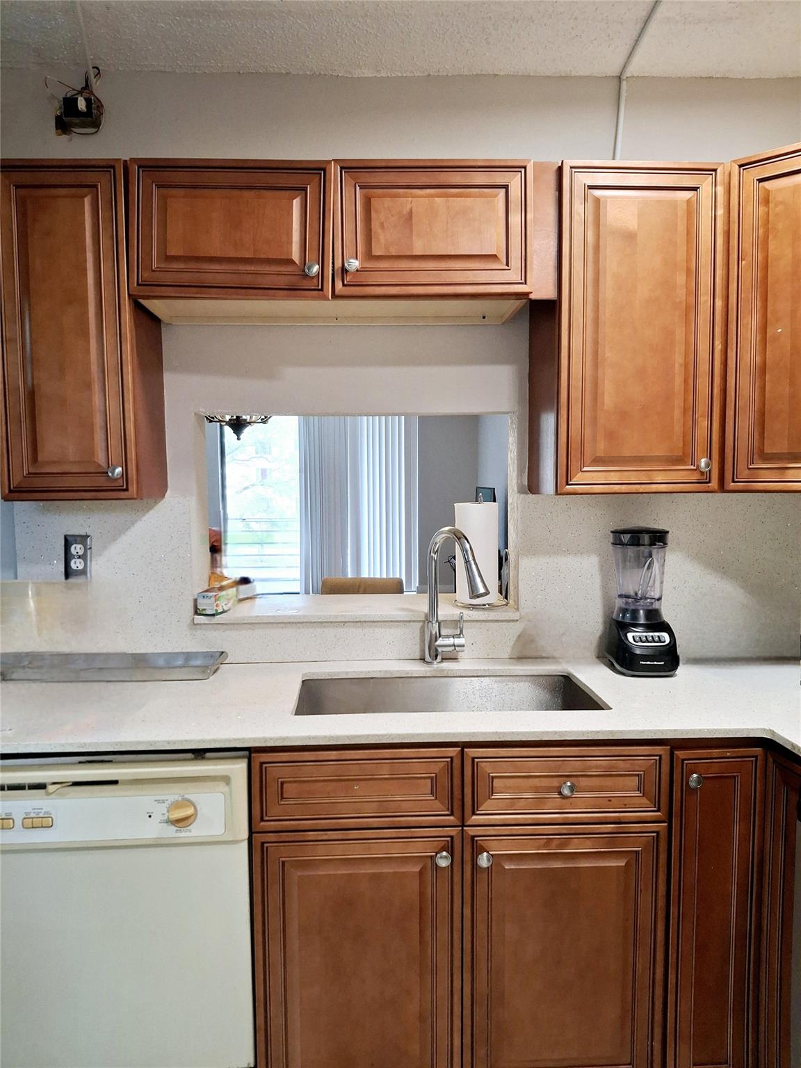 2800 Somerset Drive 202j