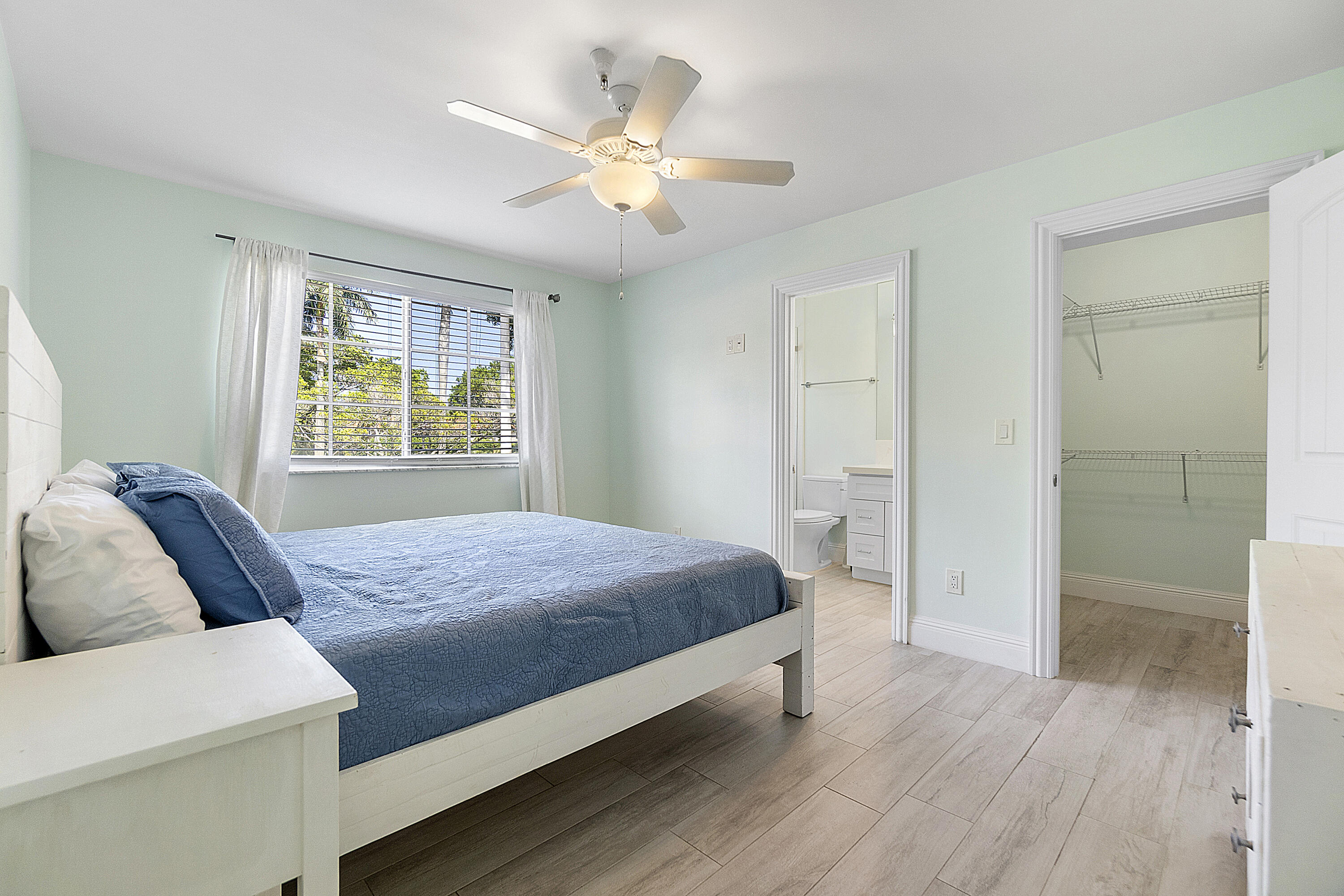 YACHT CLUB ON THE INTRACOASTAL CONDO - Residential Lease