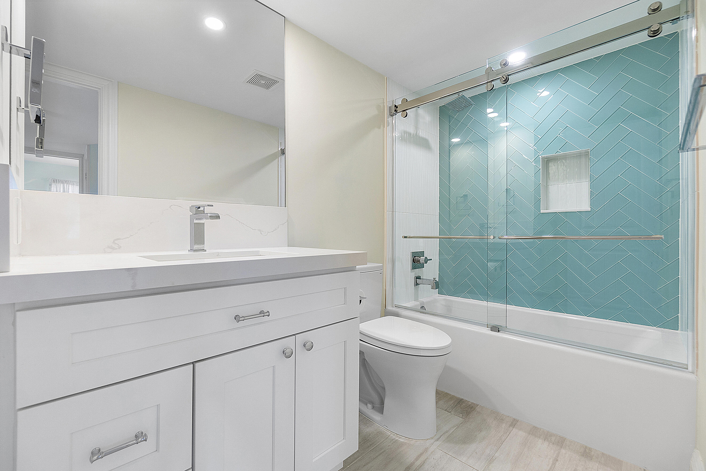 YACHT CLUB ON THE INTRACOASTAL CONDO - Residential Lease