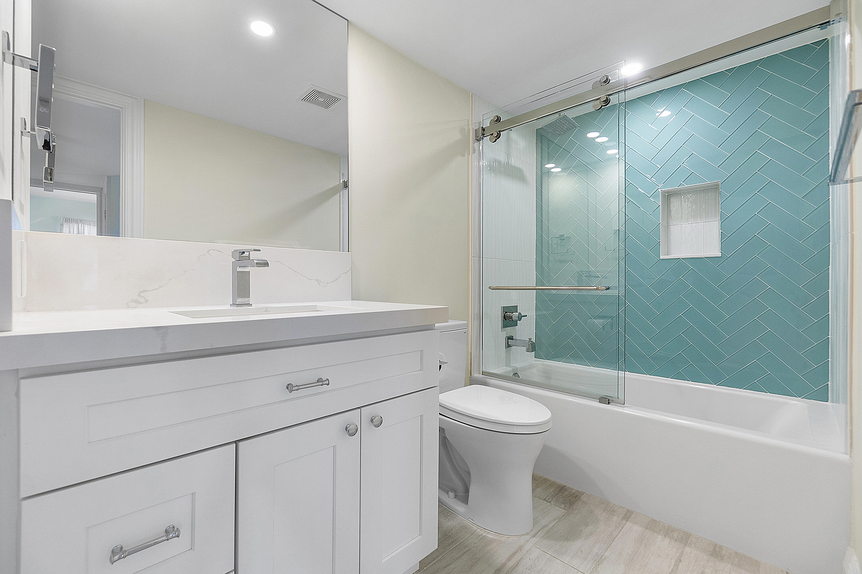 YACHT CLUB ON THE INTRACOASTAL CONDO - Residential Lease